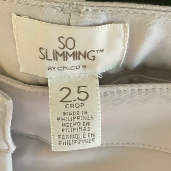 NWOT Light Gray Chicos So Sliming Crops size 2.5 - Picture 4 of 9
